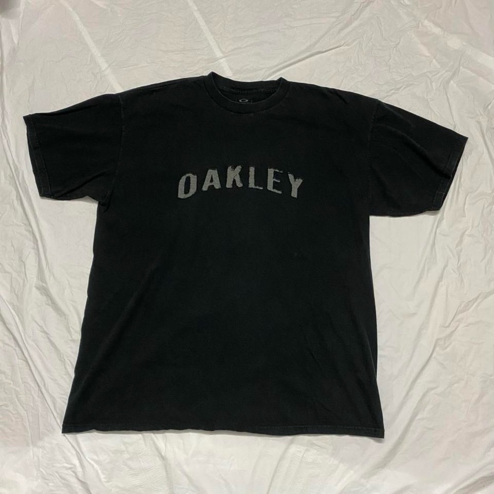 Black Oakley T-shirt